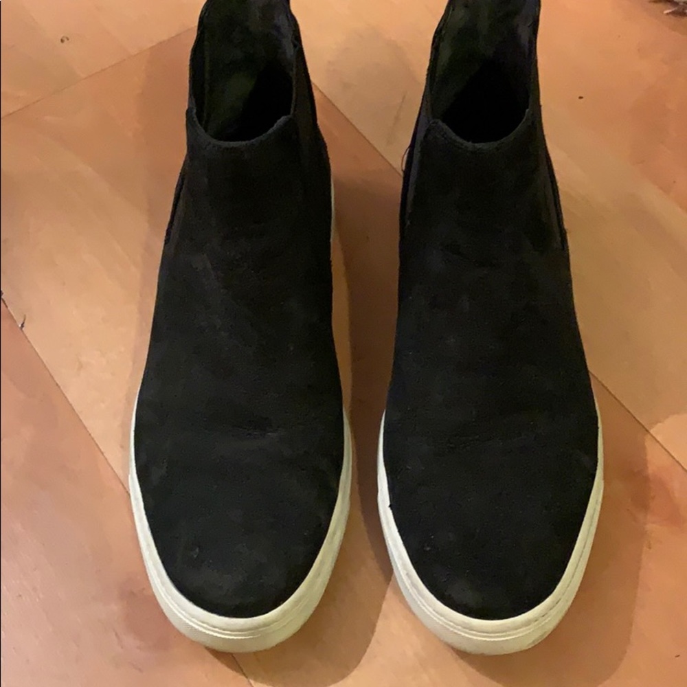 Vince High top black sneakers sz 6